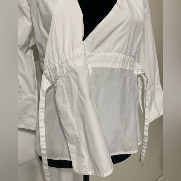 - Vintage Lilly Pulitzer white wrapped Blouse size 10 - Picture 4 of 9